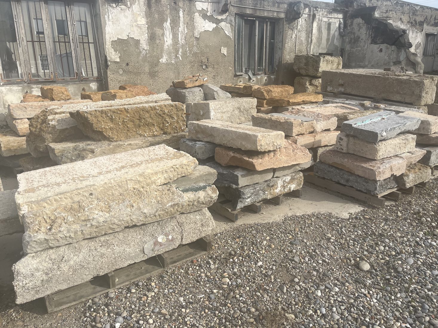 Curage avant déconstruction ou réhabilitation, et réemploi de matériaux — MILLOT TP