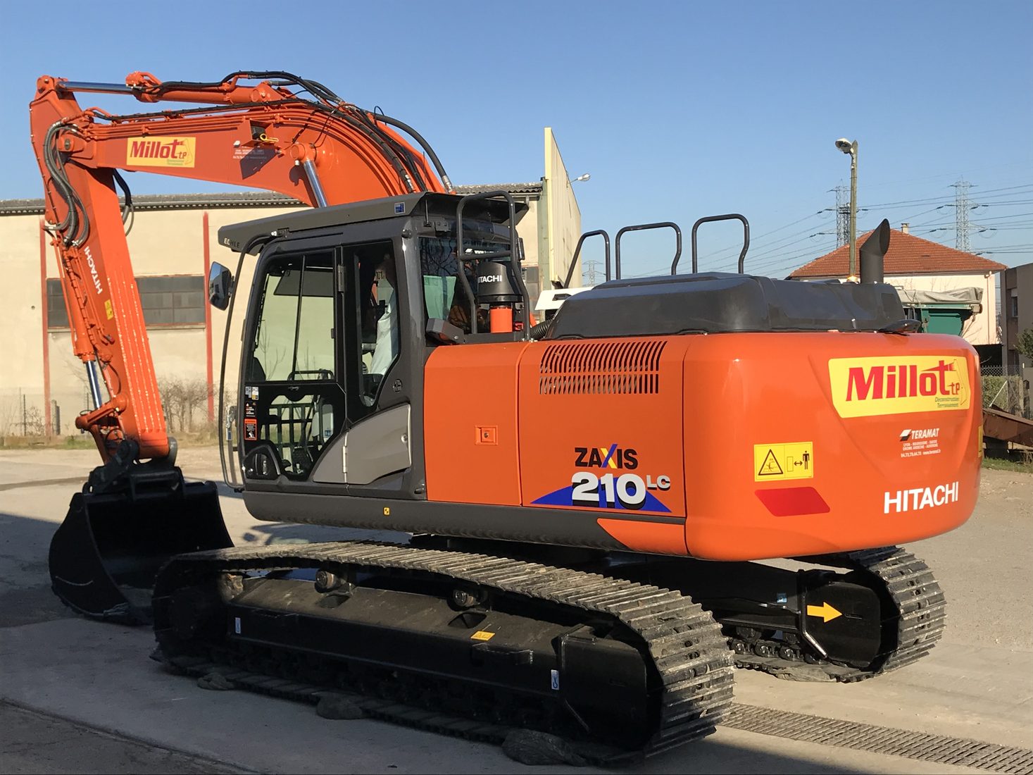 Location d'engins et camions avec chauffeur — MILLOT TP